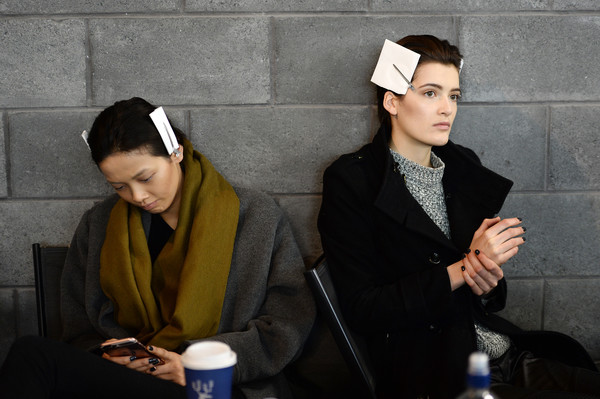 Amanda+Wakeley+Backstage+LFW+AW16+VoEs7daSqpUl
